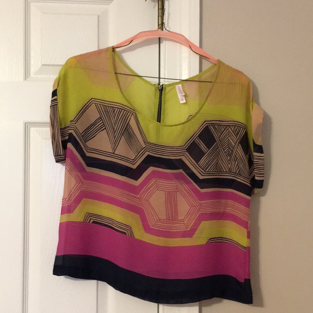 Beautiful blouse 👚 Price Drop